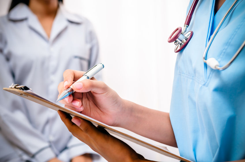 Réussir son TFE infirmier sans y laisser sa santé mentale